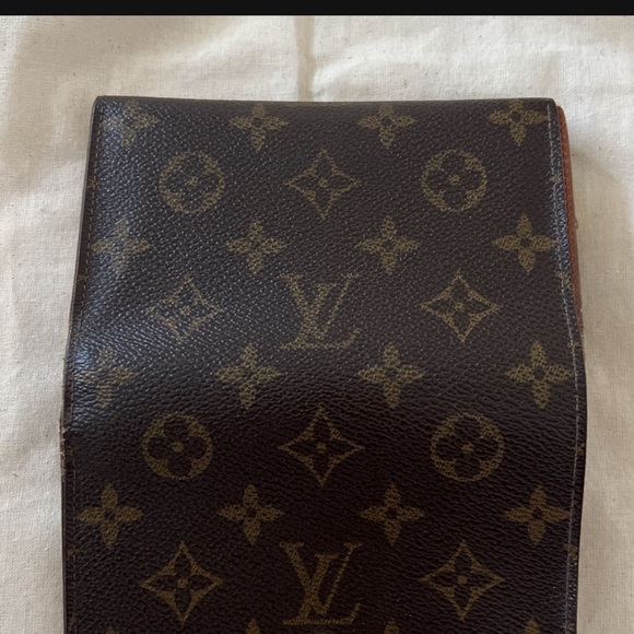 Authentic Louis Vuitton Zip Wallet - Picture 5 of 8